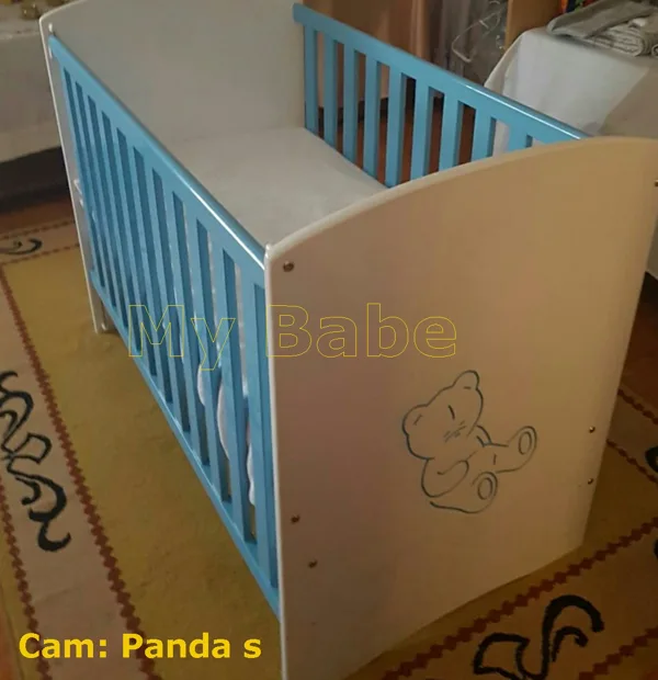 Cama com panda em baixo relevo